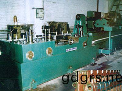 柴油機缸體凸輪軸孔(kong)精鉸組(zu)郃機牀